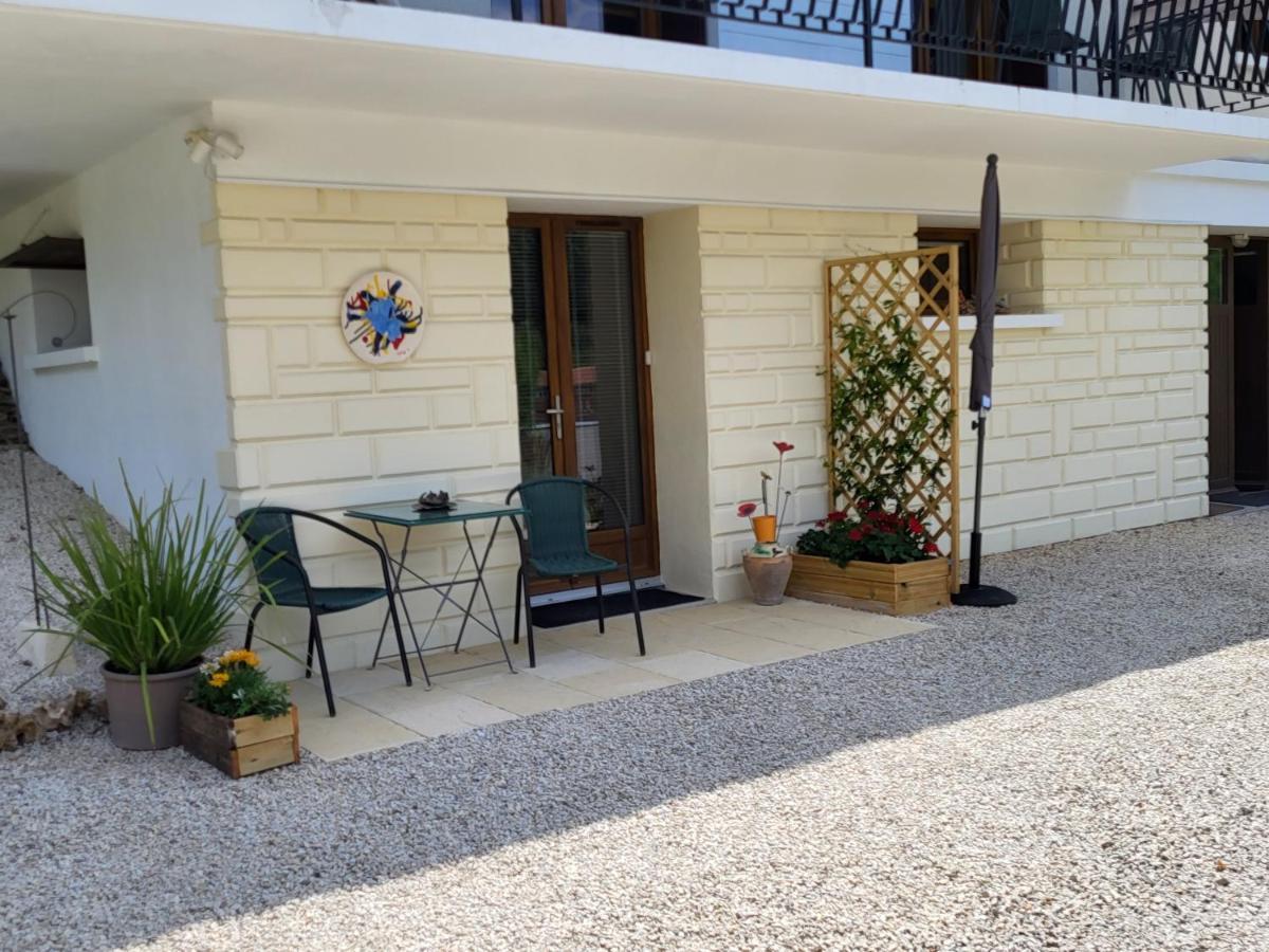 Le Pre Pigeon 86250 Charroux Vienne Bed & Breakfast Exterior photo